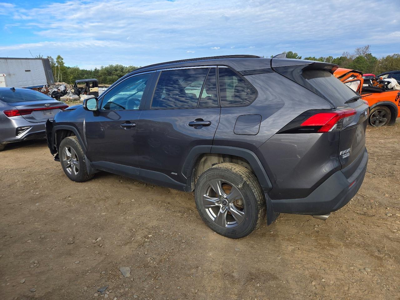 2023 Toyota Rav4 Le - zdjęcie 2