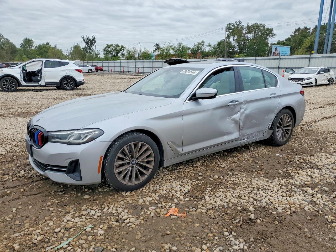 2021 BMW Seria 5 530i - zdjęcie główne