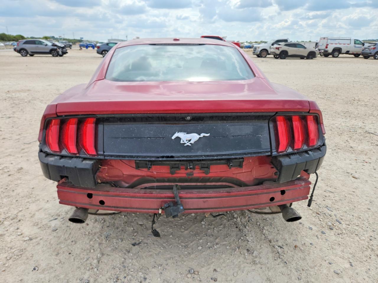 2019 Ford Mustang - zdjęcie 6
