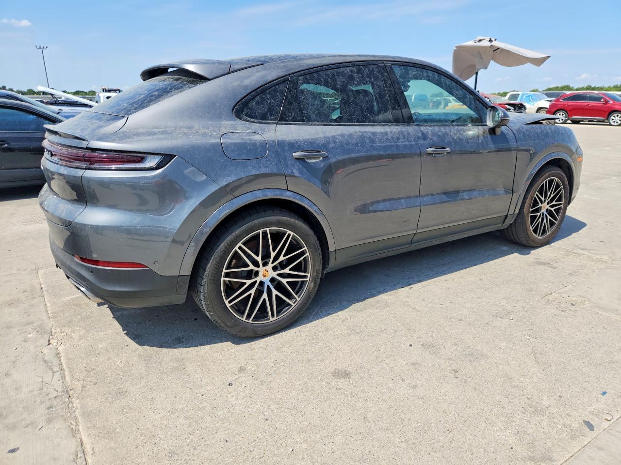 2025 Porsche Cayenne Coupe - zdjęcie 3