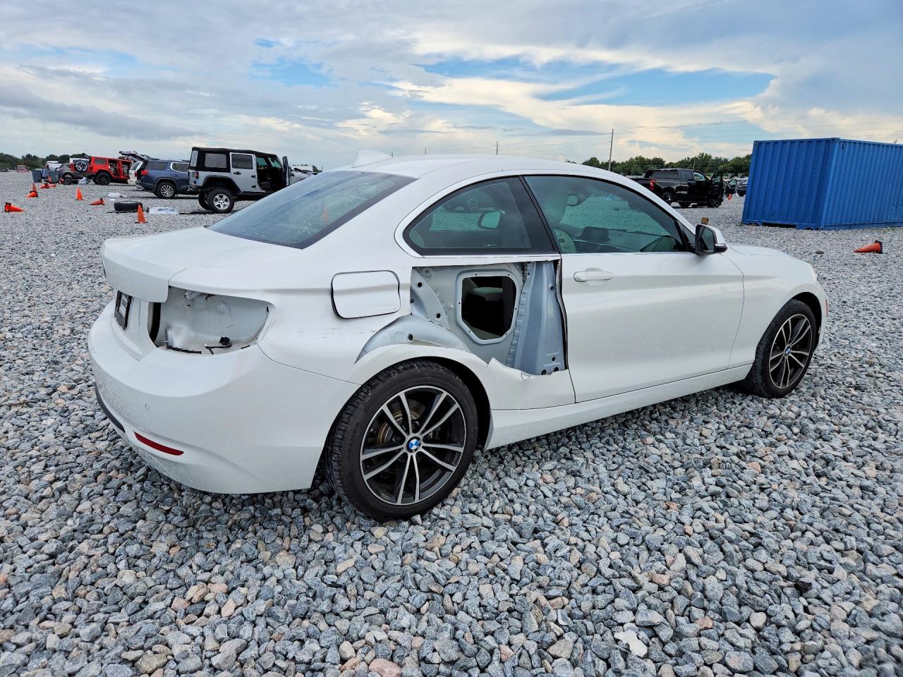 2020 BMW 230I xDrive - zdjęcie 3