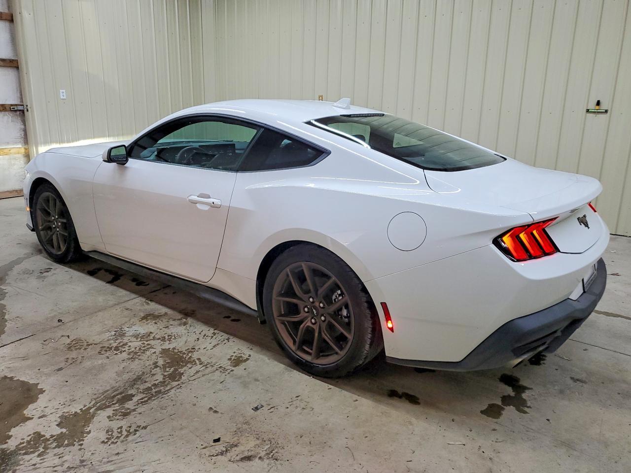2026 Ford Mustang - zdjęcie 2