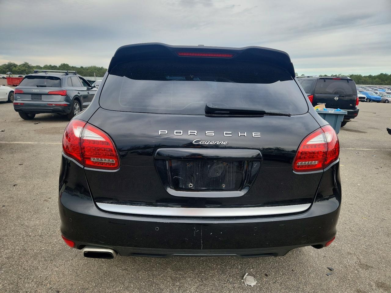 2014 Porsche Cayenne - zdjęcie 6