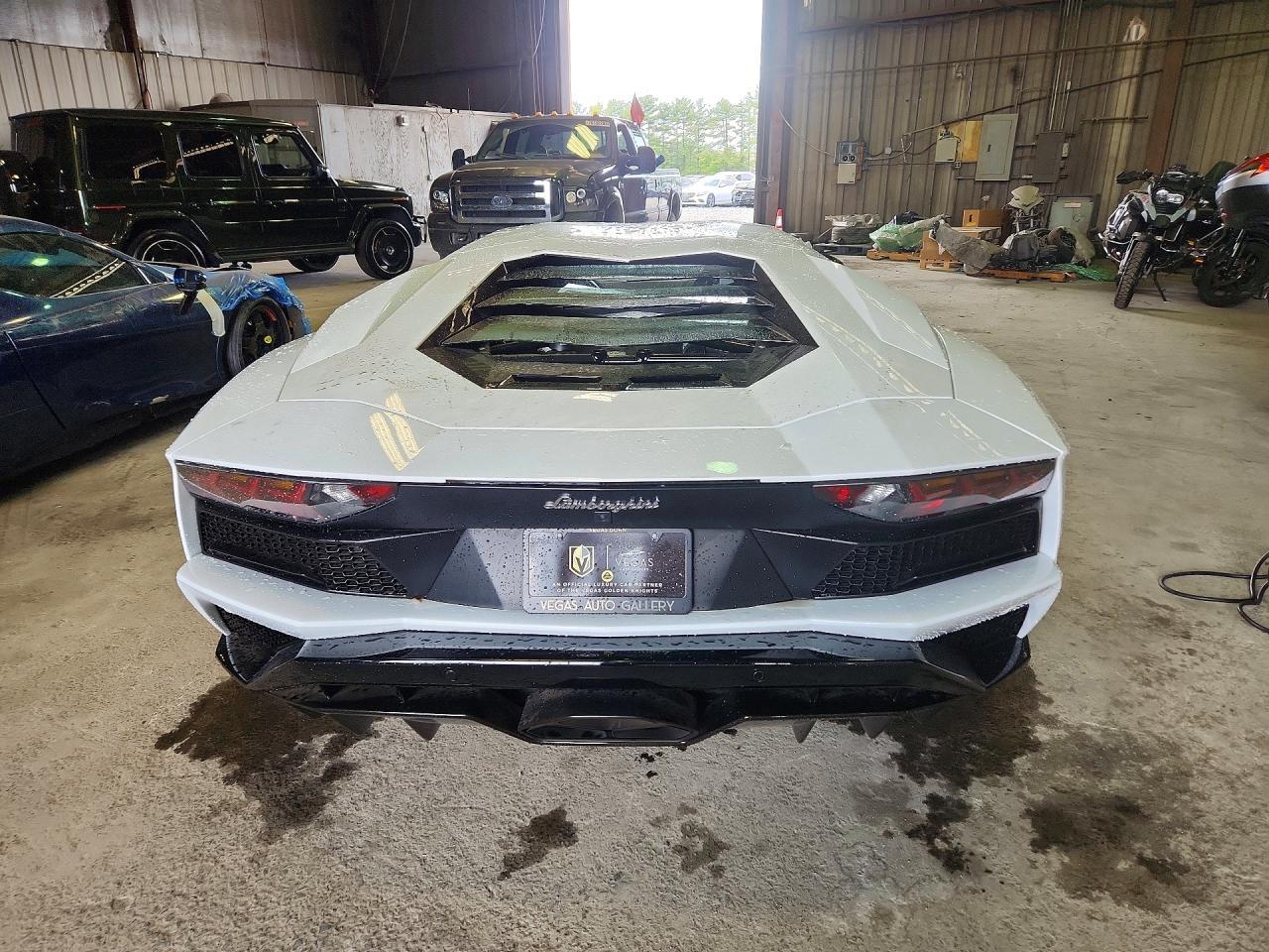 2018 Lamborghini Aventador S - zdjęcie 6