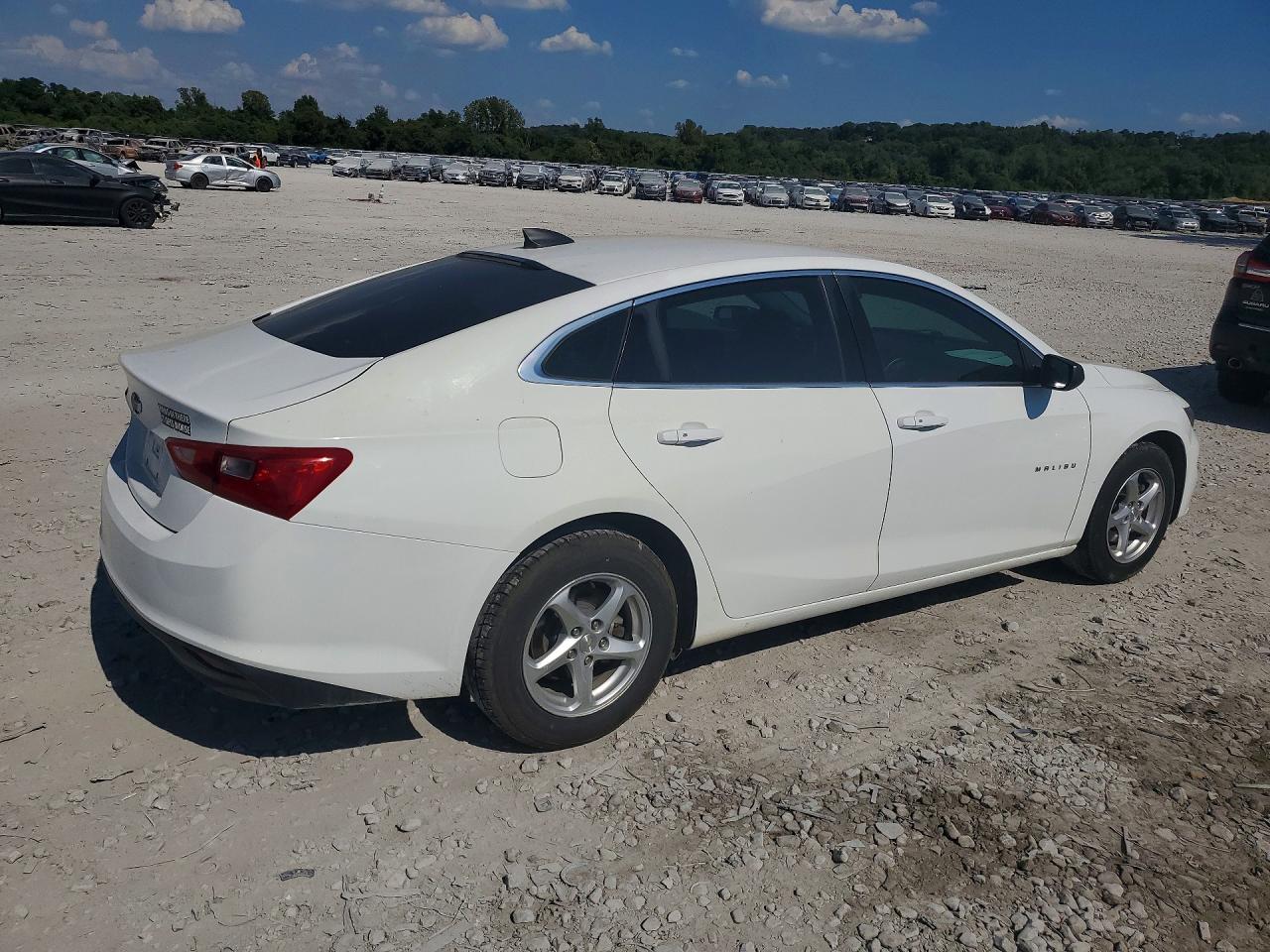 2017 Chevrolet Malibu Ls - zdjęcie 3
