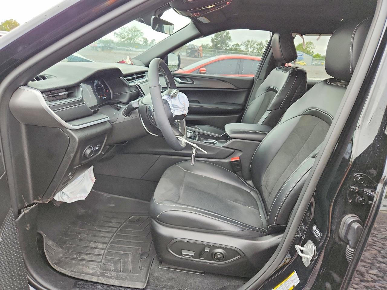 2025 Jeep Grand Cherokee Laredo - zdjęcie 7