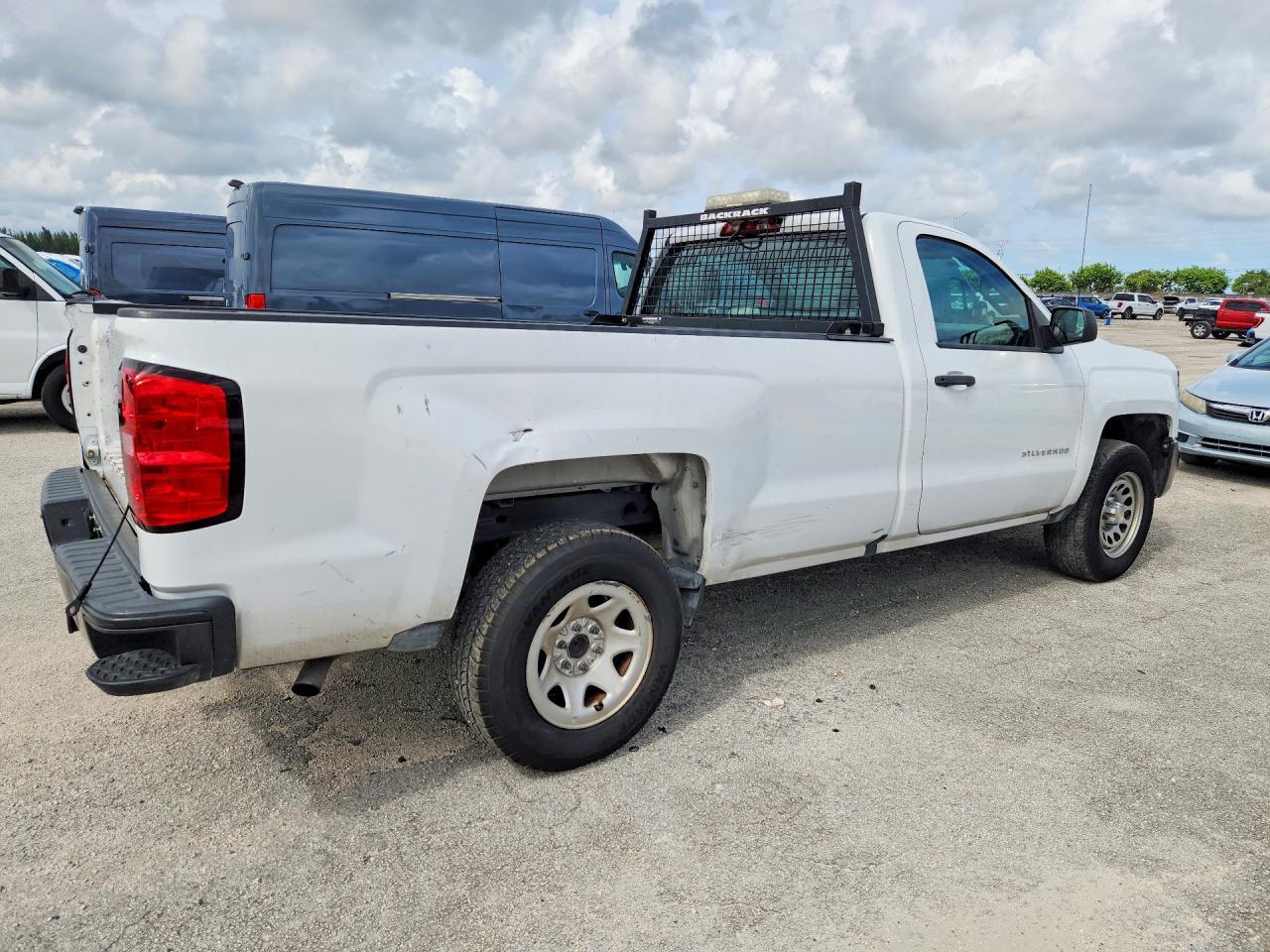 2018 Chevrolet Silverado C1500 - zdjęcie 3
