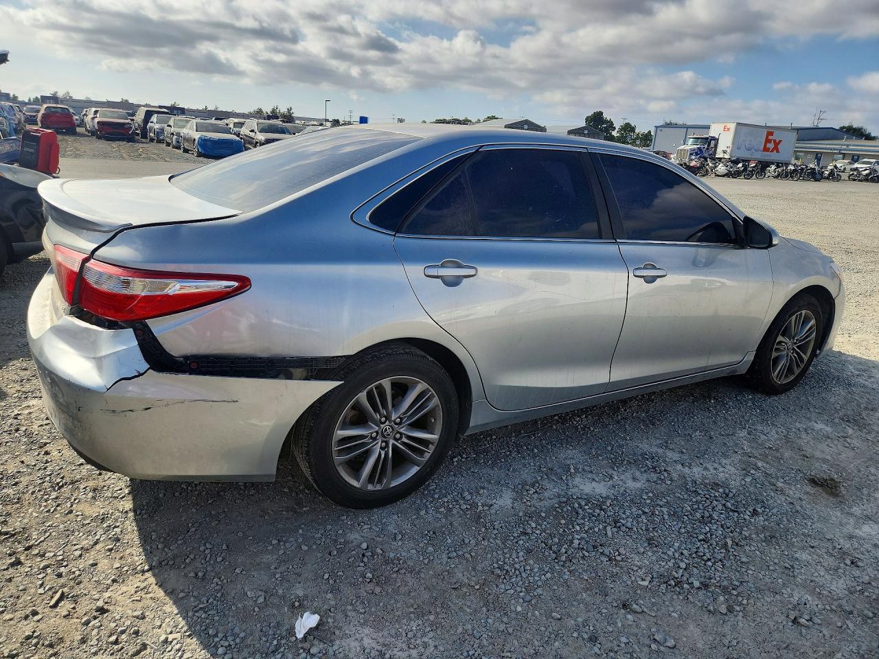 2017 Toyota Camry Se - zdjęcie 3