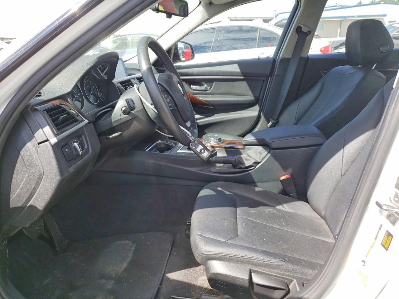 2015 BMW 320 I - zdjęcie 7