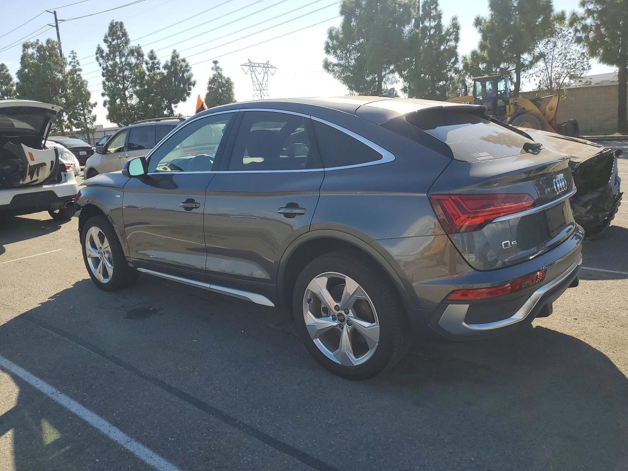 2023 Audi Q5 Sportback Premium 45 - zdjęcie 2