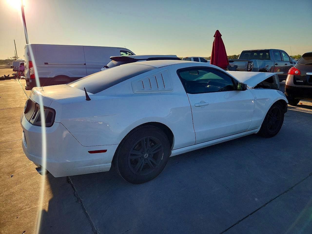 2014 Ford Mustang - zdjęcie 3