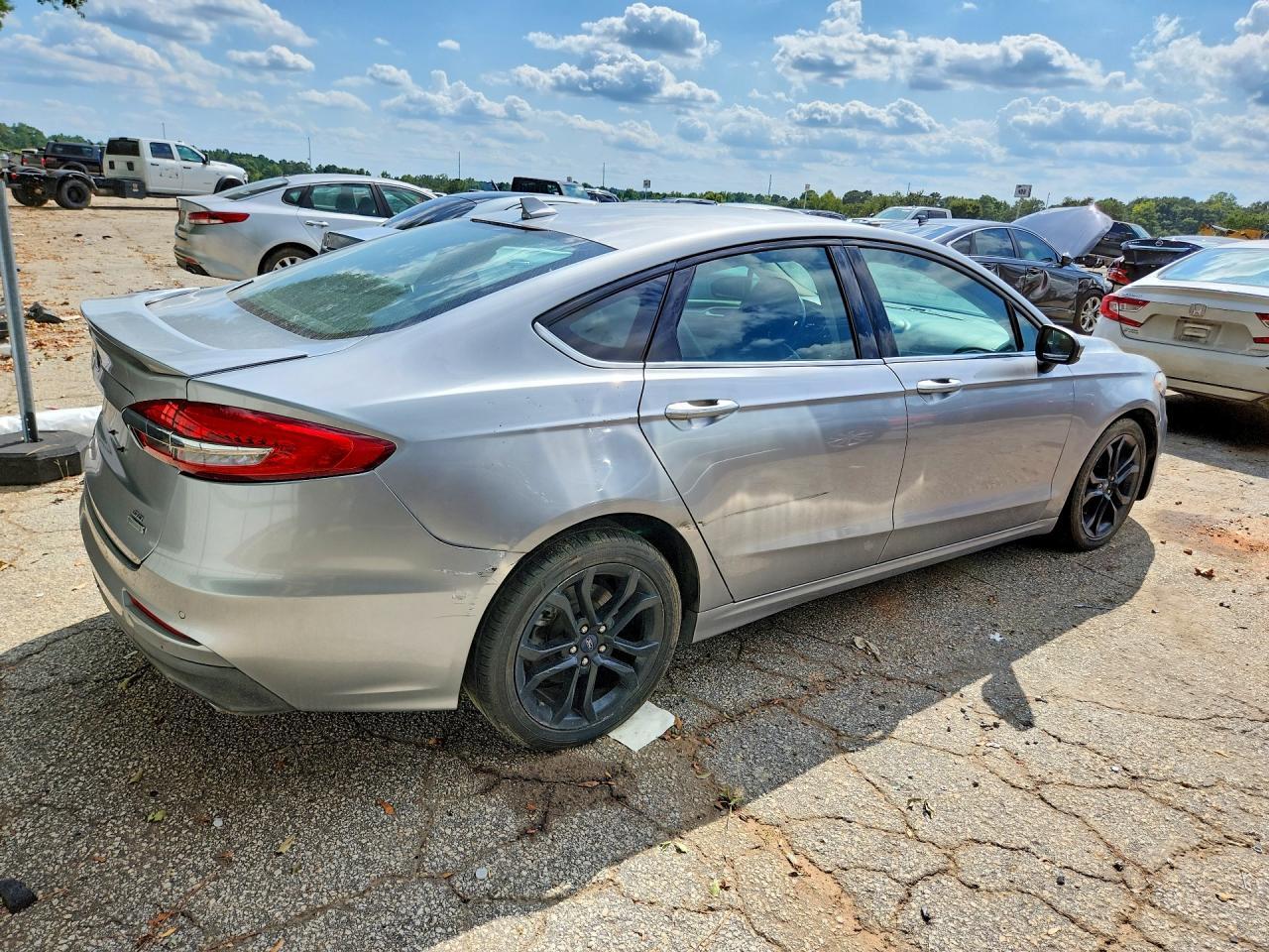 2020 Ford Fusion Se - zdjęcie 3