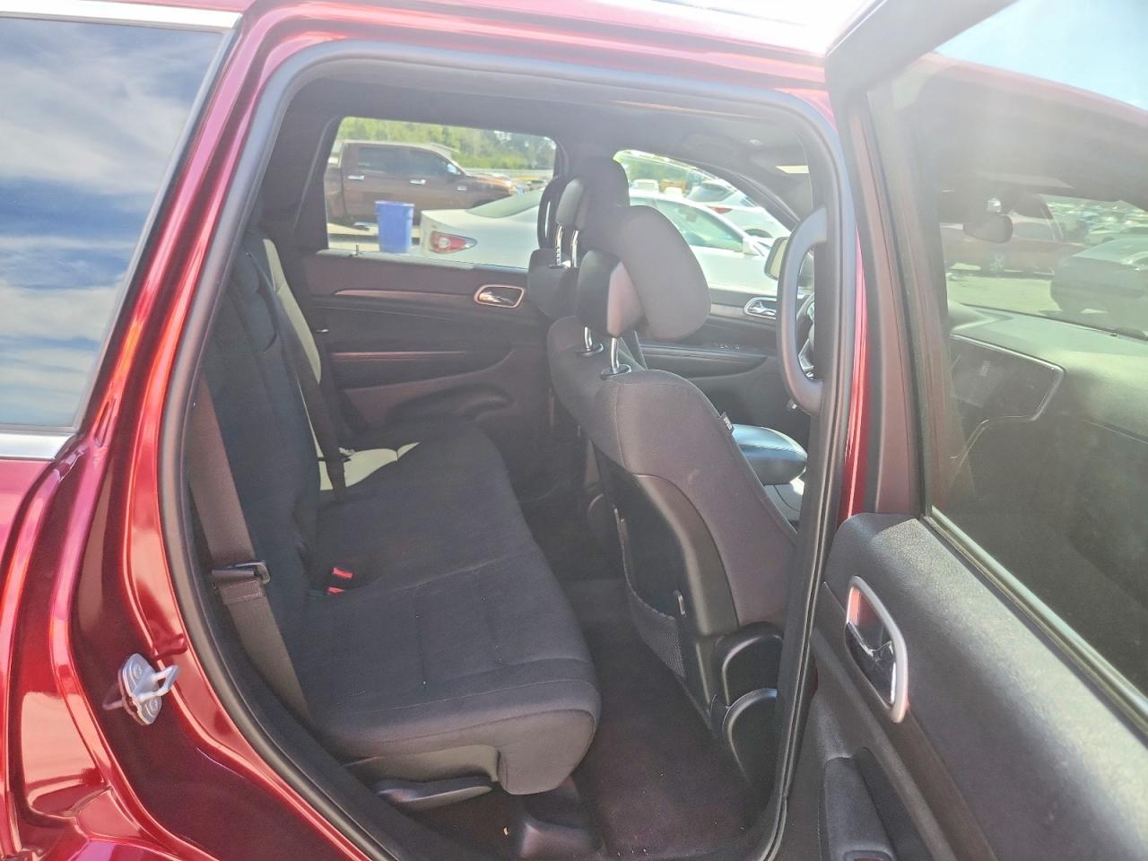2018 Jeep Grand Cherokee Laredo - zdjęcie 11