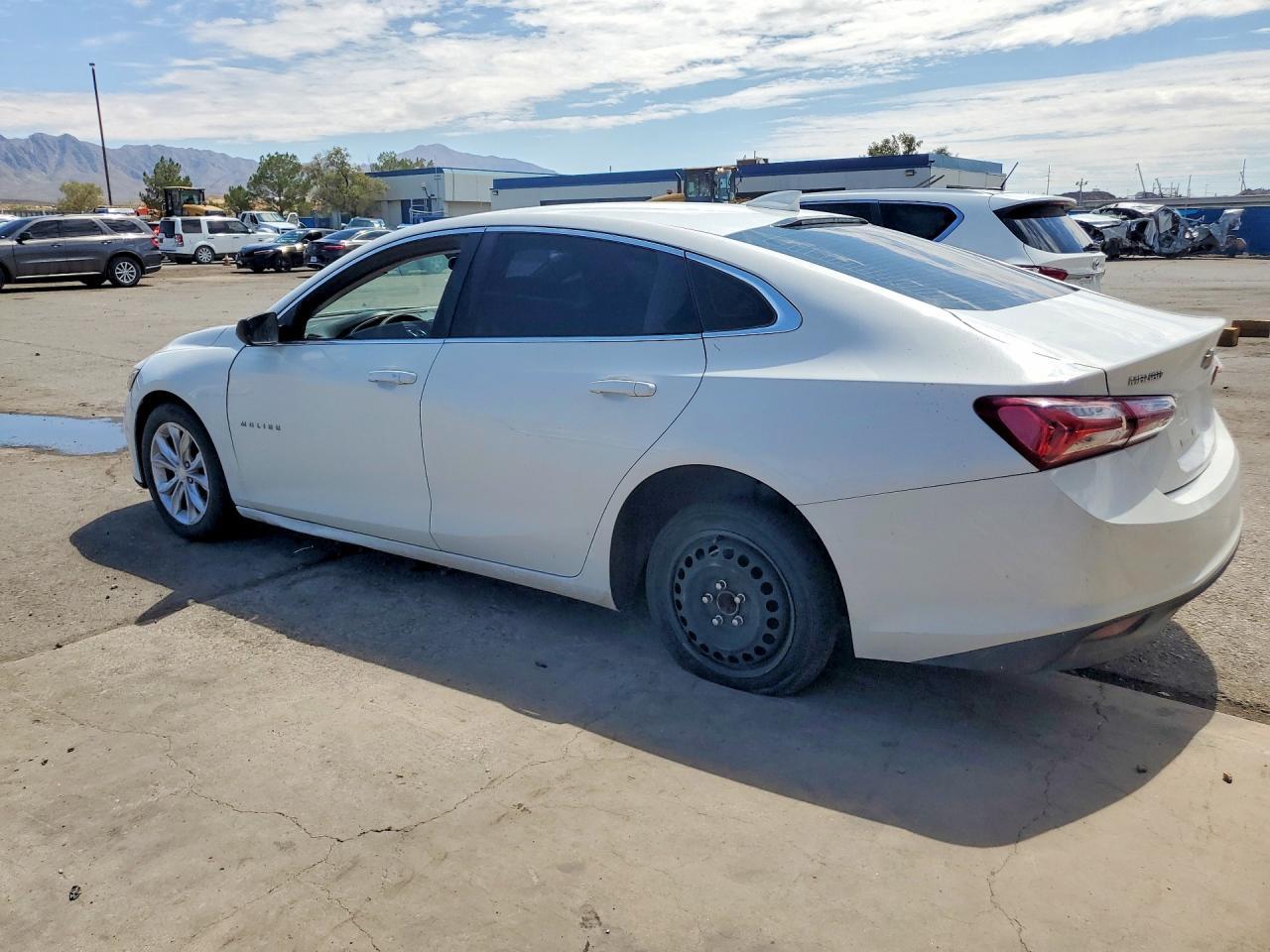 2020 Chevrolet Malibu Lt - zdjęcie 2