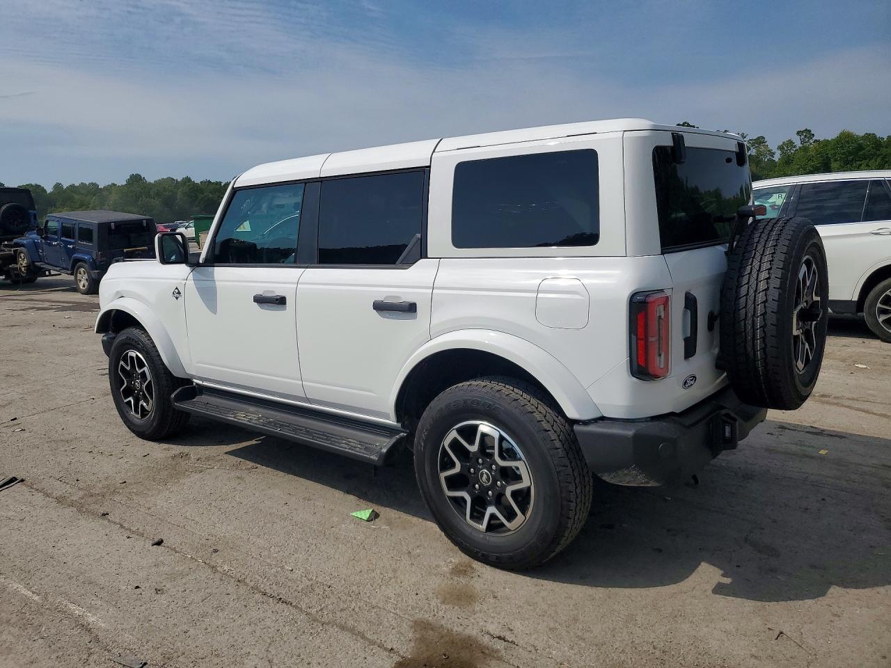 2026 Ford Bronco Outer Banks - zdjęcie 2