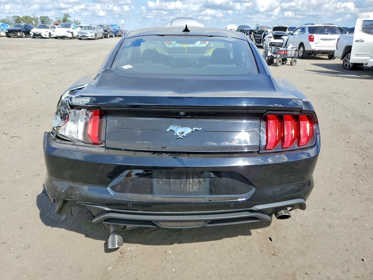 2022 Ford Mustang - zdjęcie 6