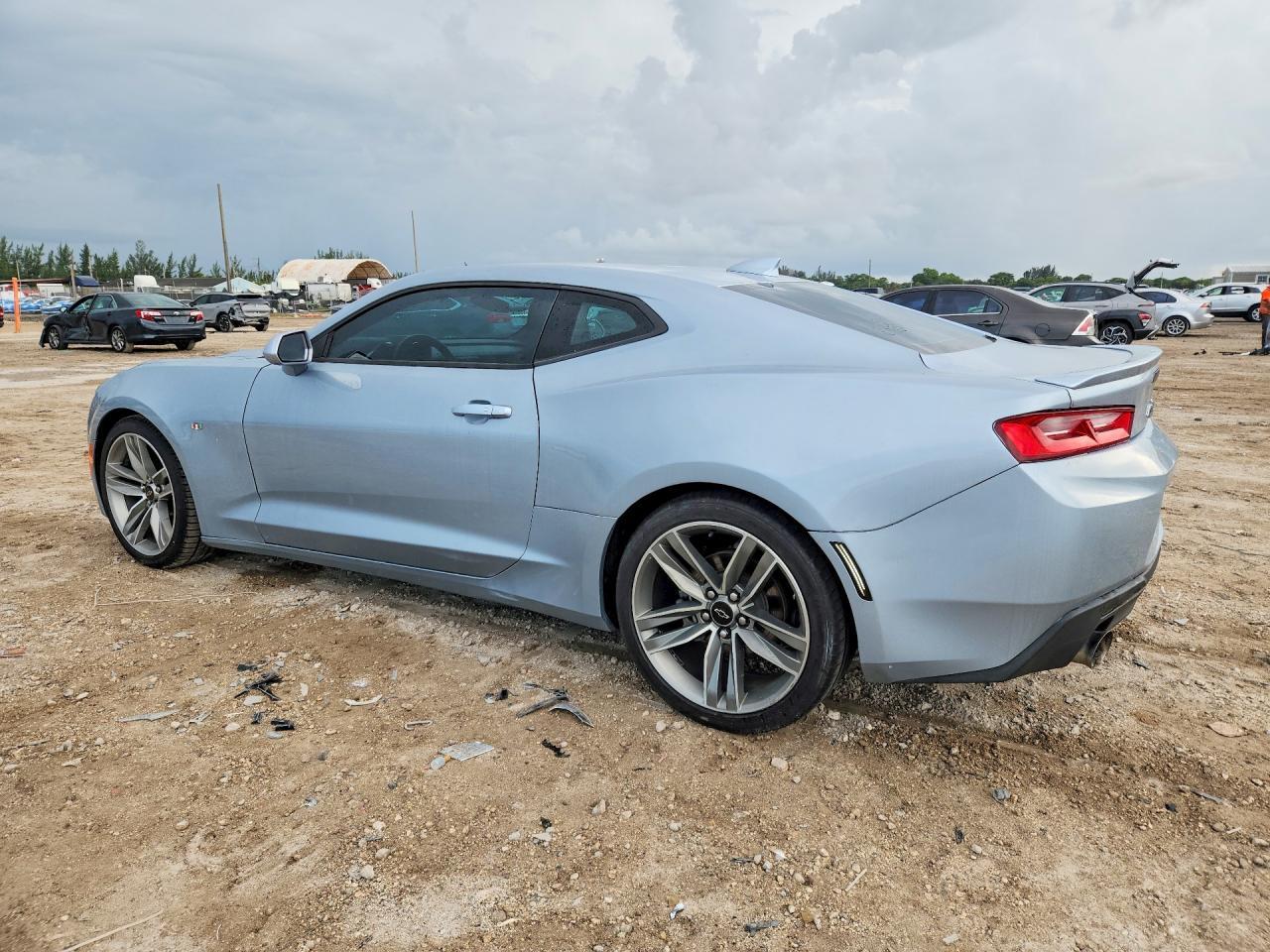 2018 Chevrolet Camaro Lt - zdjęcie 2