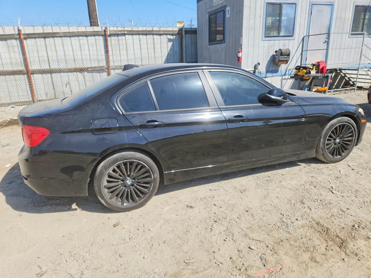 2014 BMW 320 I - zdjęcie 3