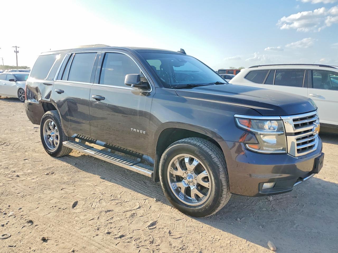 2016 Chevrolet Tahoe K1500 Lt - zdjęcie 4