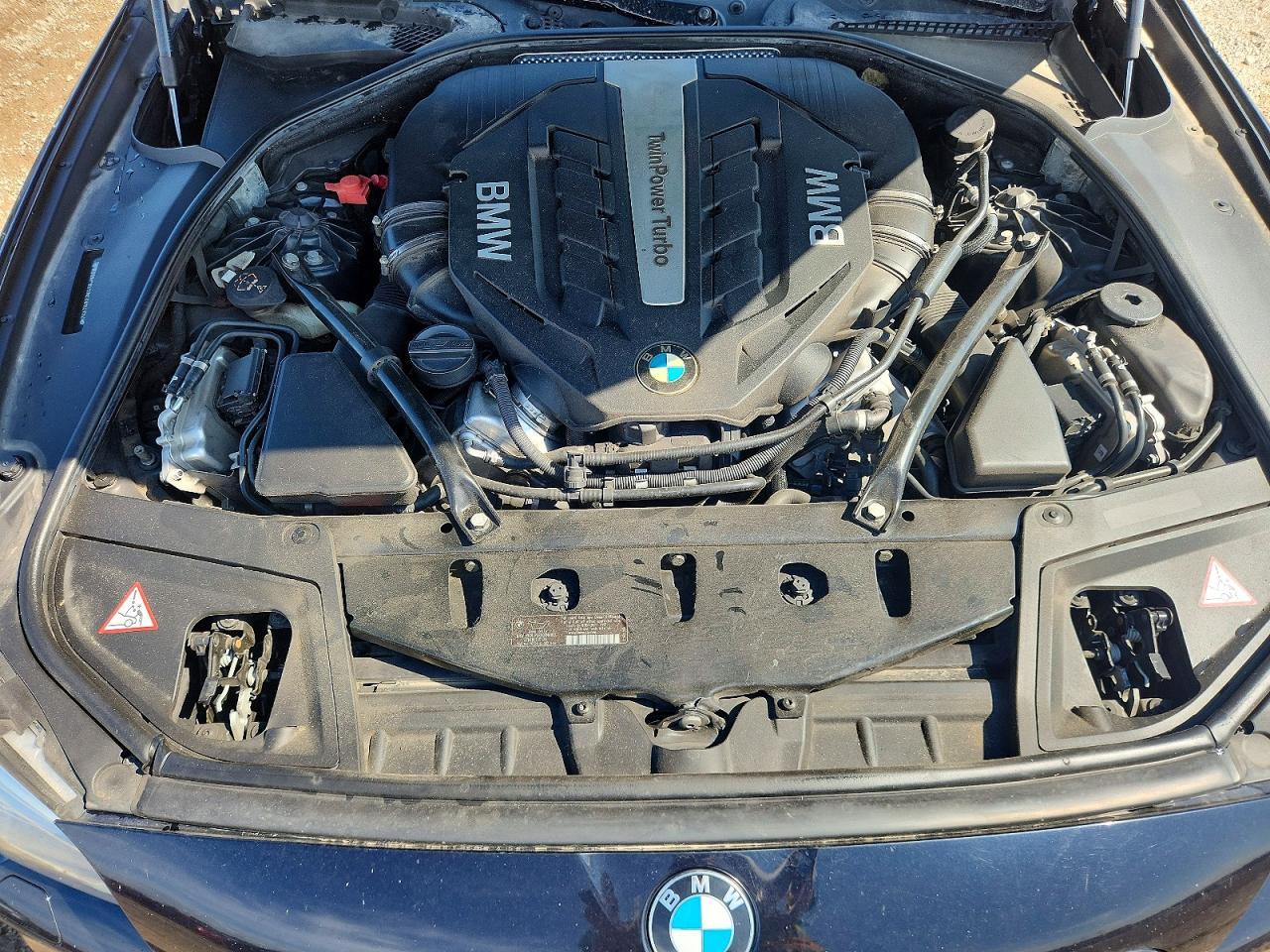 2014 BMW Seria 5 550i - zdjęcie 11