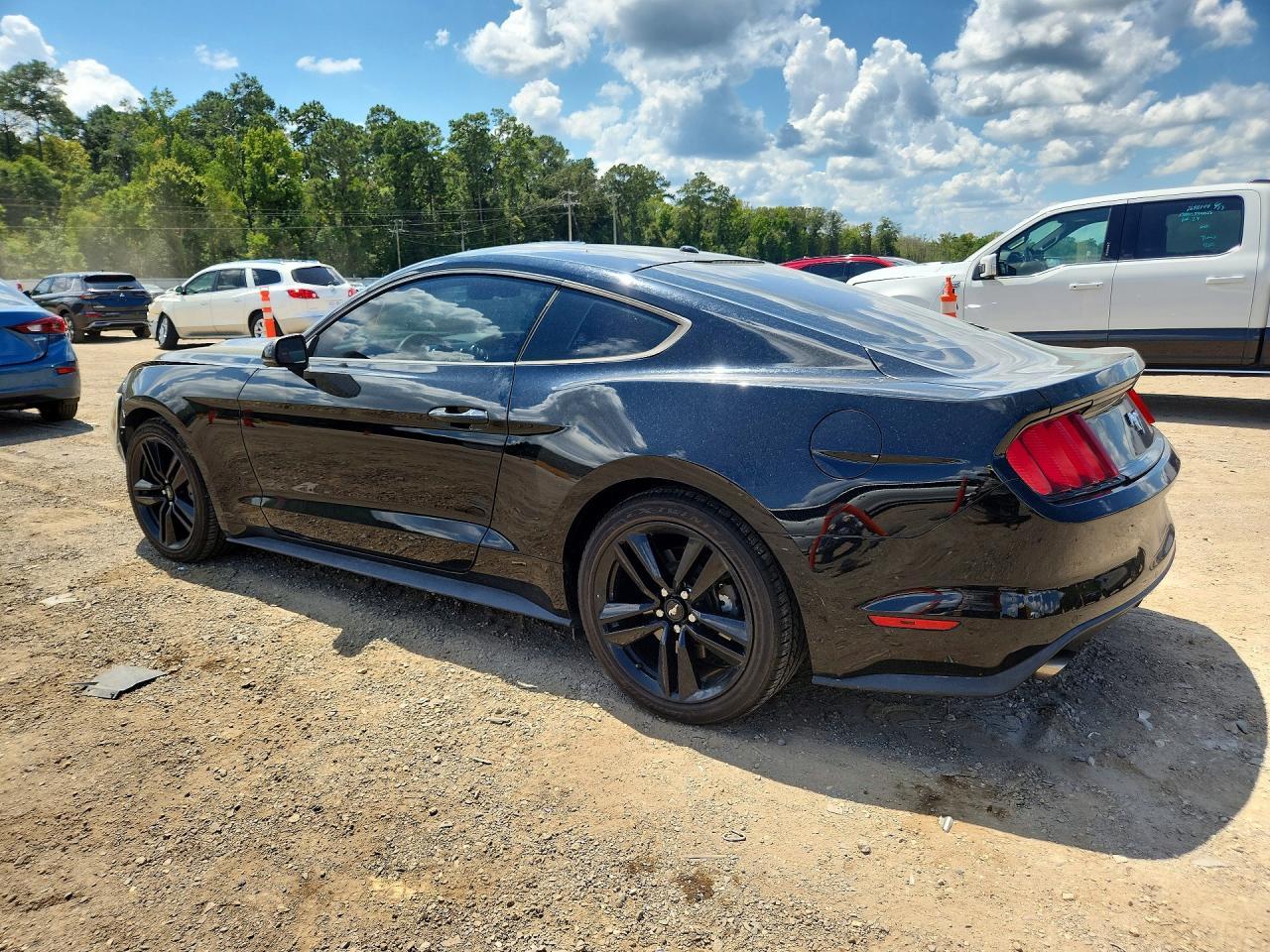2015 Ford Mustang - zdjęcie 2