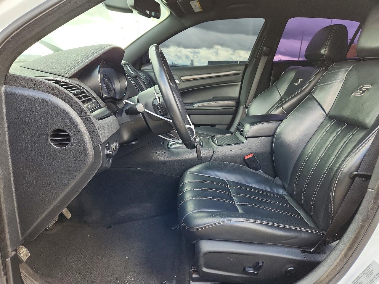 2016 Chrysler 300 S - zdjęcie 7