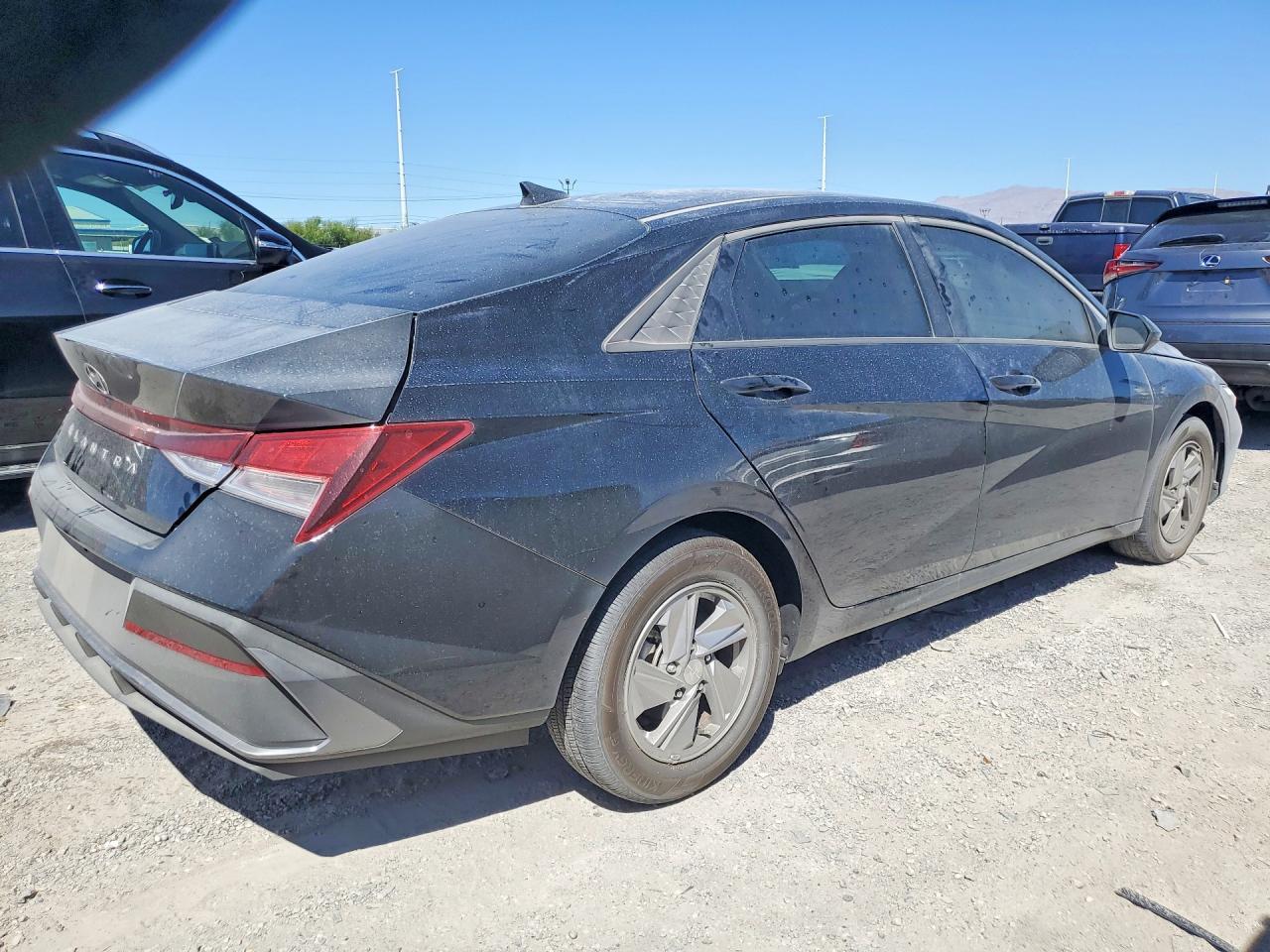 2026 Hyundai Elantra Se - zdjęcie 3