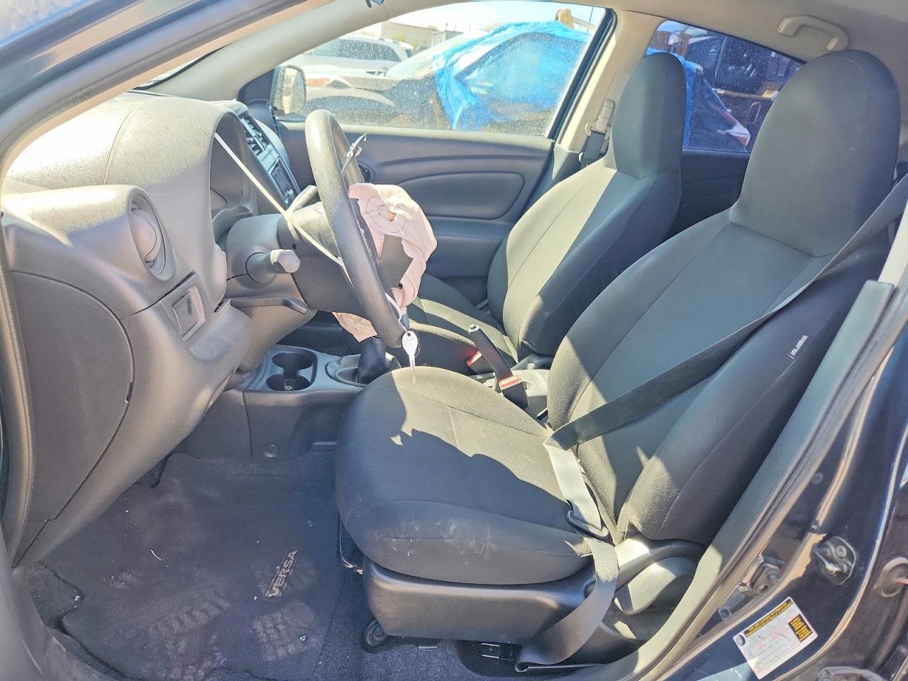 2015 Nissan Versa 1.6 S - zdjęcie 7