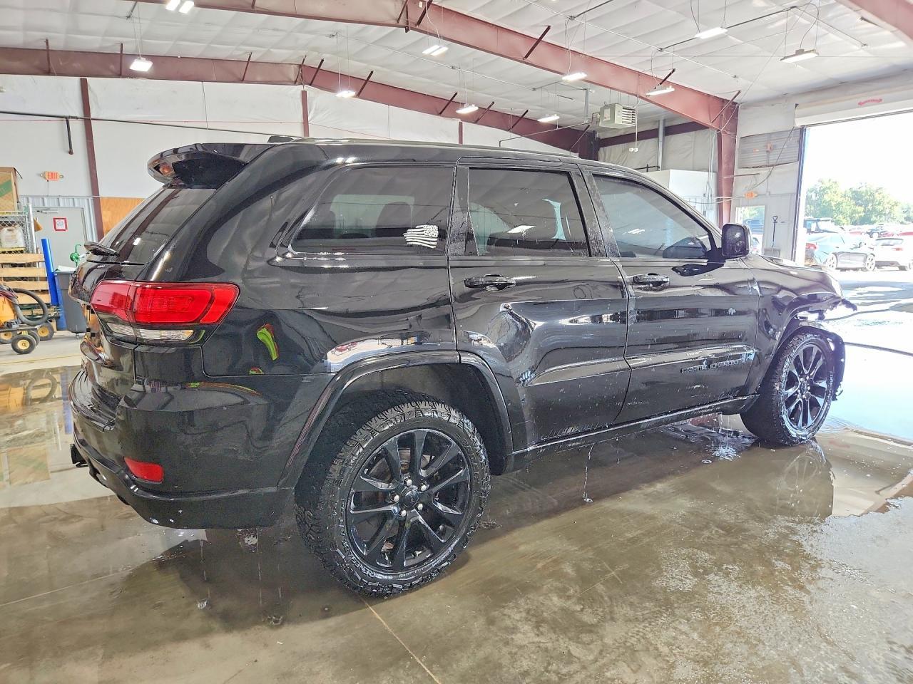 2017 Jeep Grand Cherokee Laredo - zdjęcie 3
