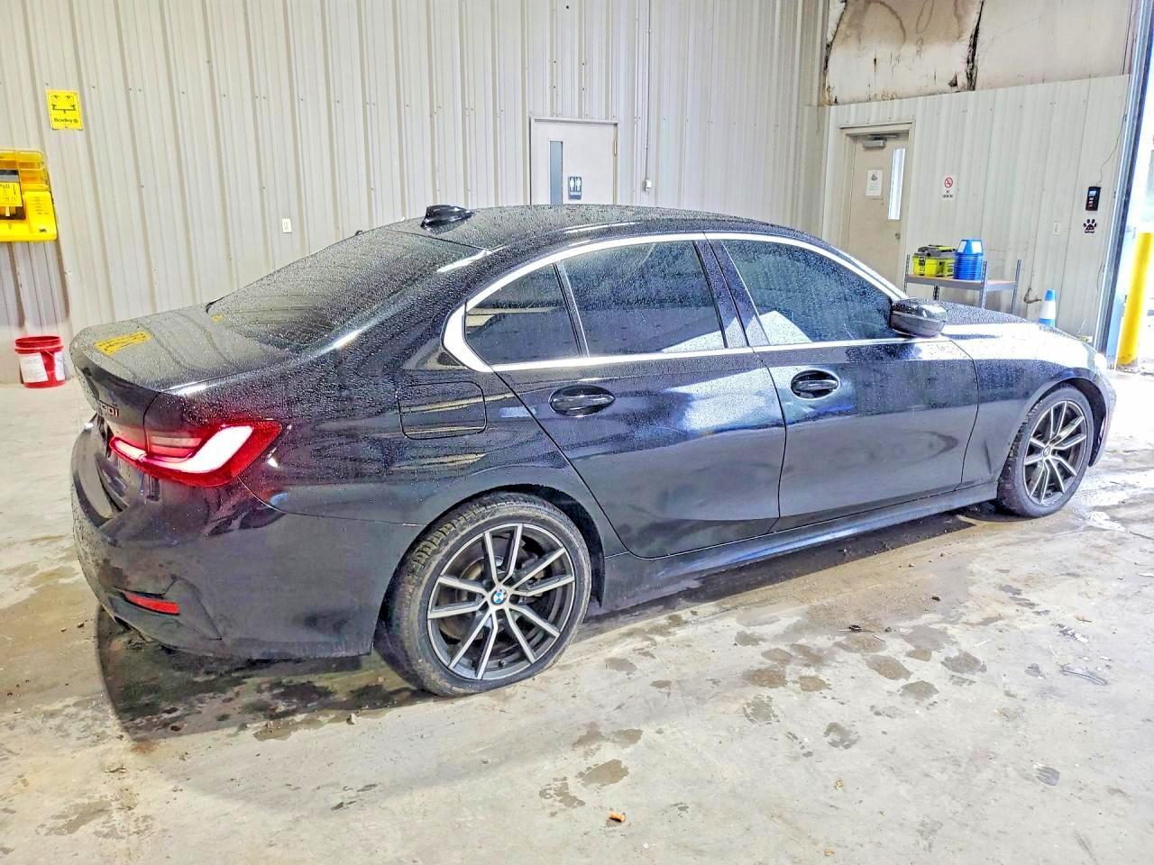 2019 BMW 330I - zdjęcie 3