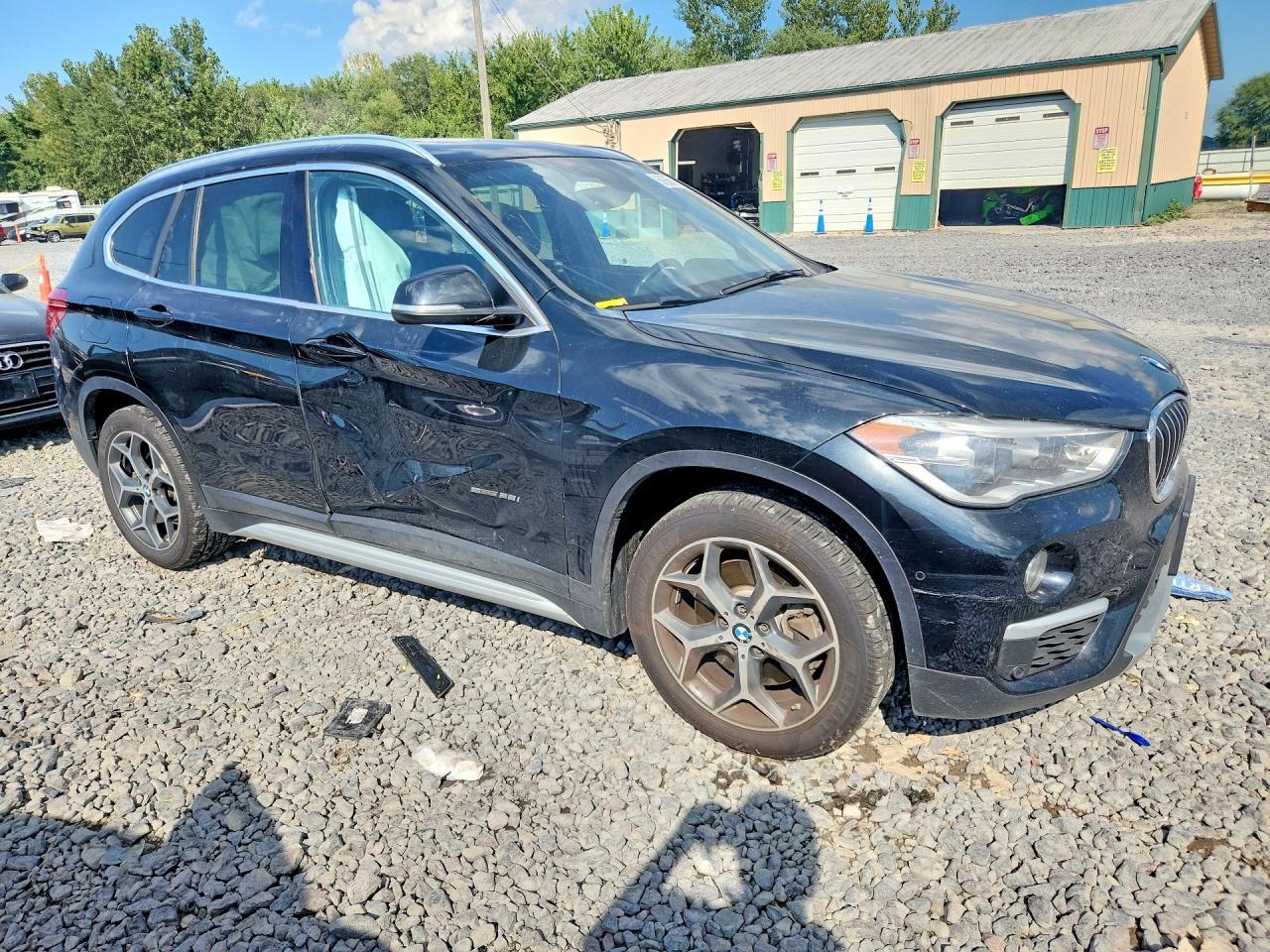 2017 BMW X1 Sdrive28I - zdjęcie 4
