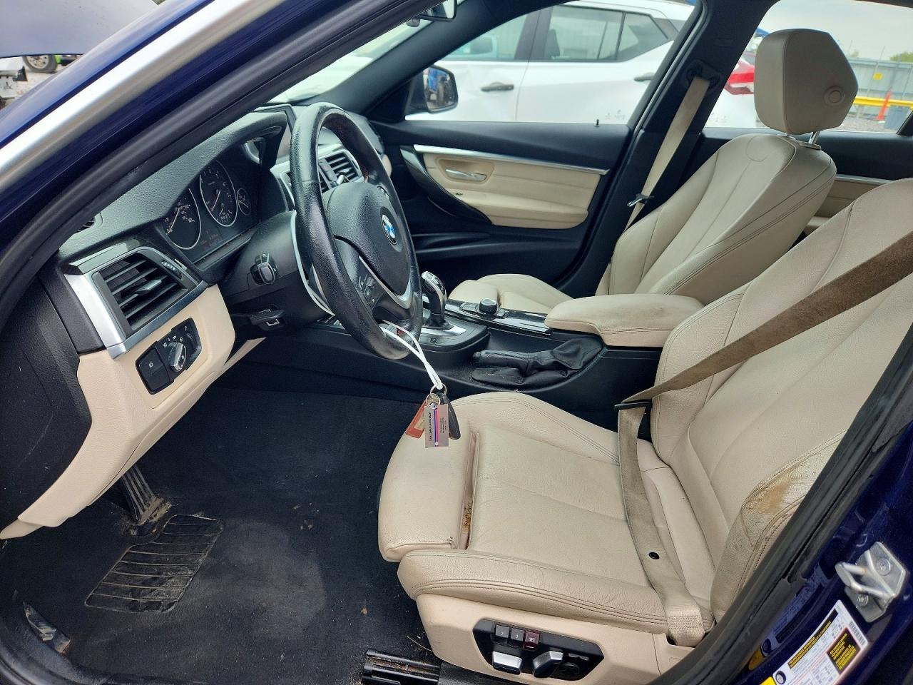 2017 BMW Seria 3 330i - zdjęcie 7