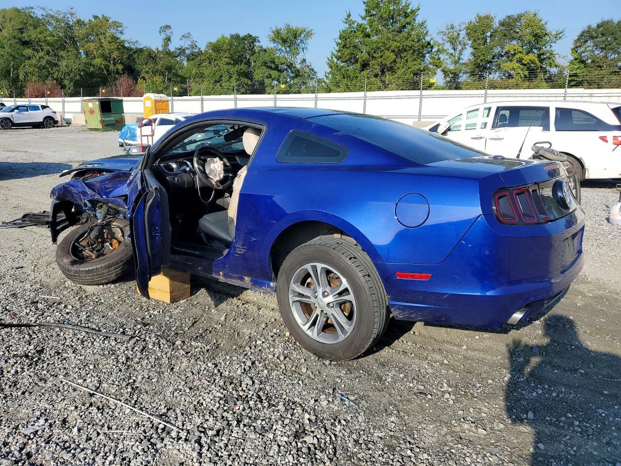 2014 Ford Mustang - zdjęcie 2