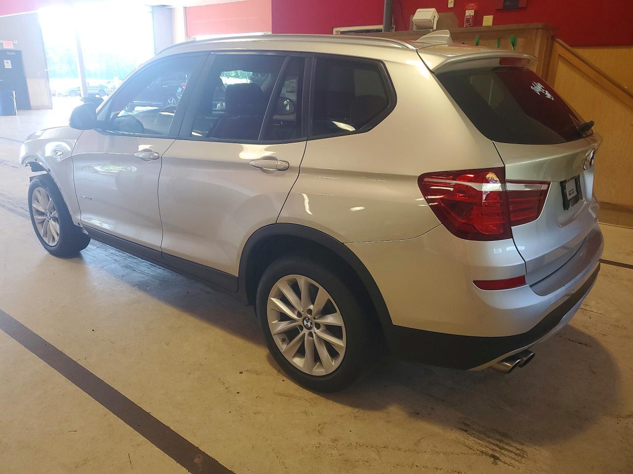 2017 BMW X3 xDrive28I - zdjęcie 2