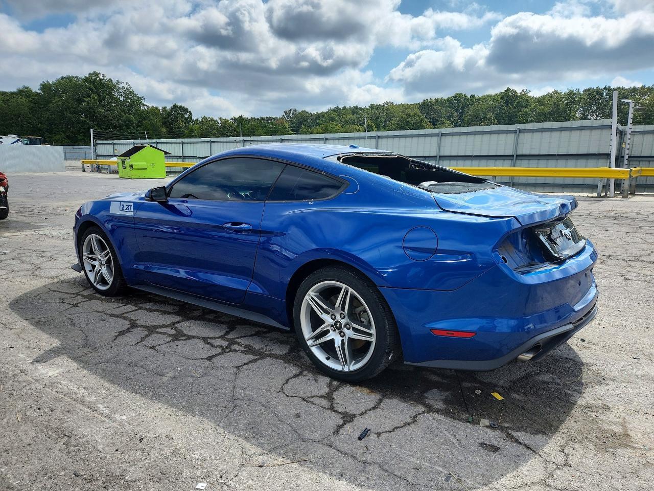 2018 Ford Mustang - zdjęcie 2