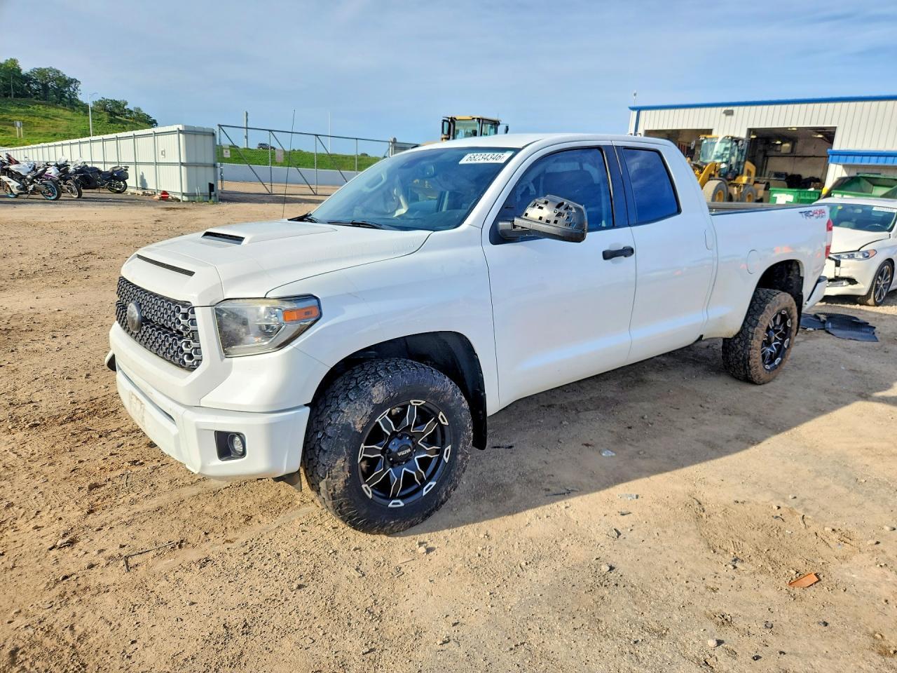 2018 Toyota Tundra Sr5 - zdjęcie główne