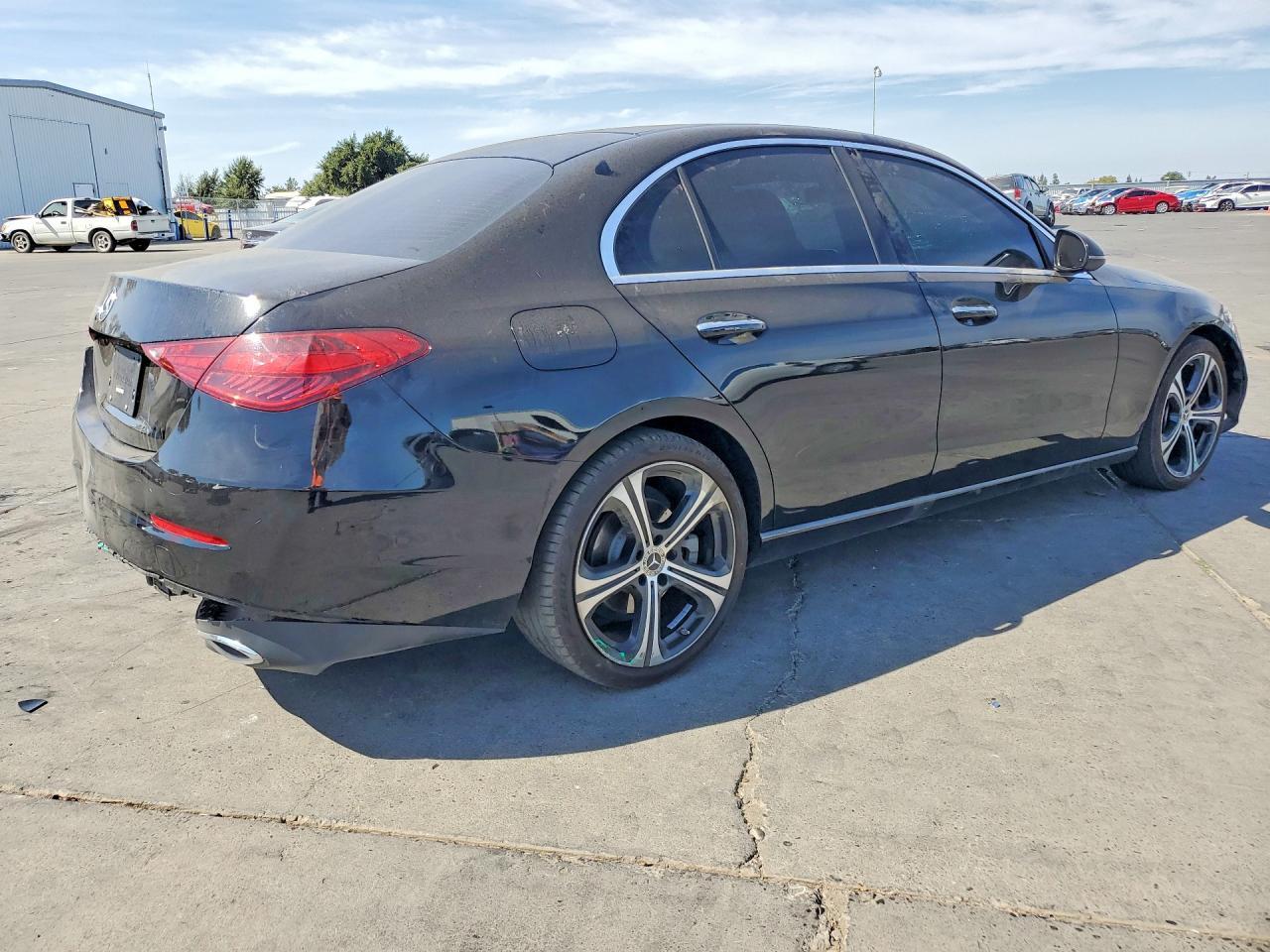 2023 Mercedes-Benz C 300 - zdjęcie 3