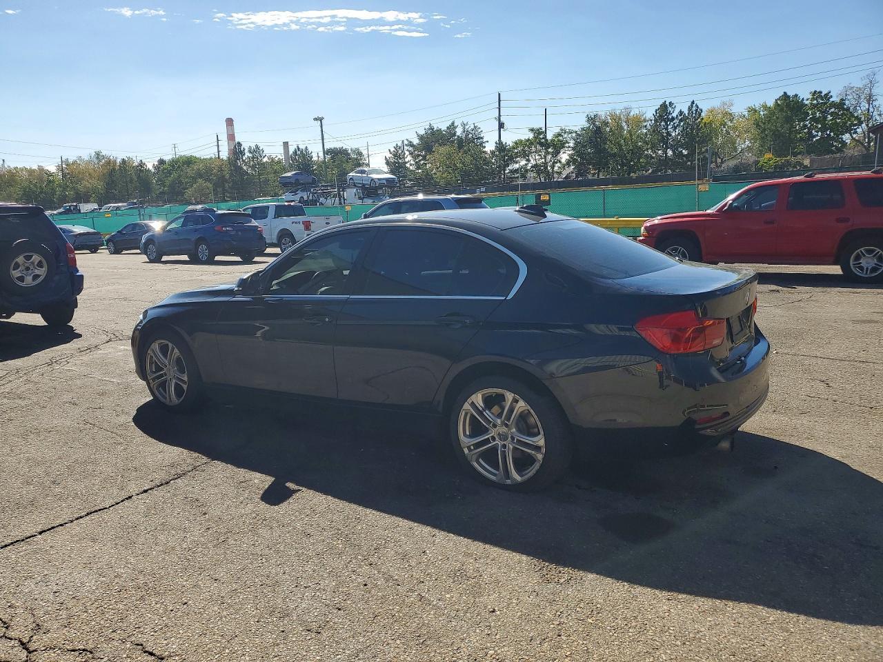 2017 BMW Seria 3 330i - zdjęcie 2