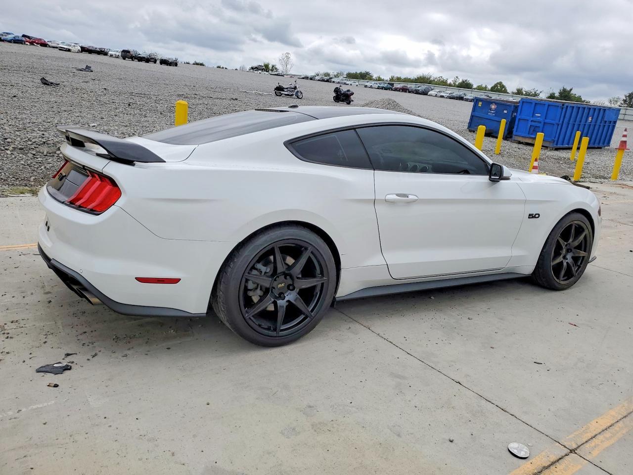 2019 Ford Mustang Gt - zdjęcie 3