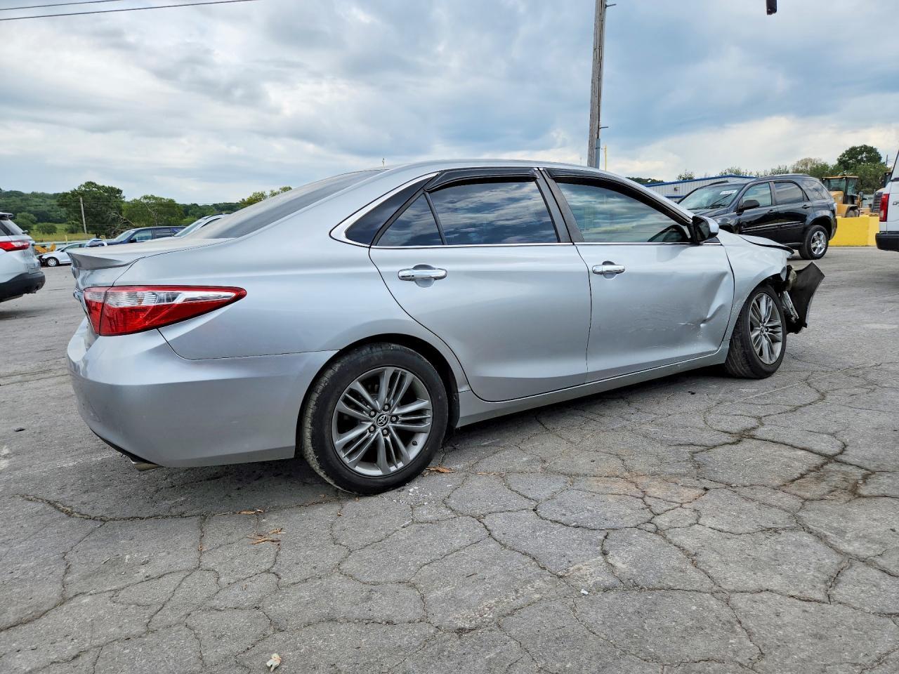 2015 Toyota Camry Se - zdjęcie 3
