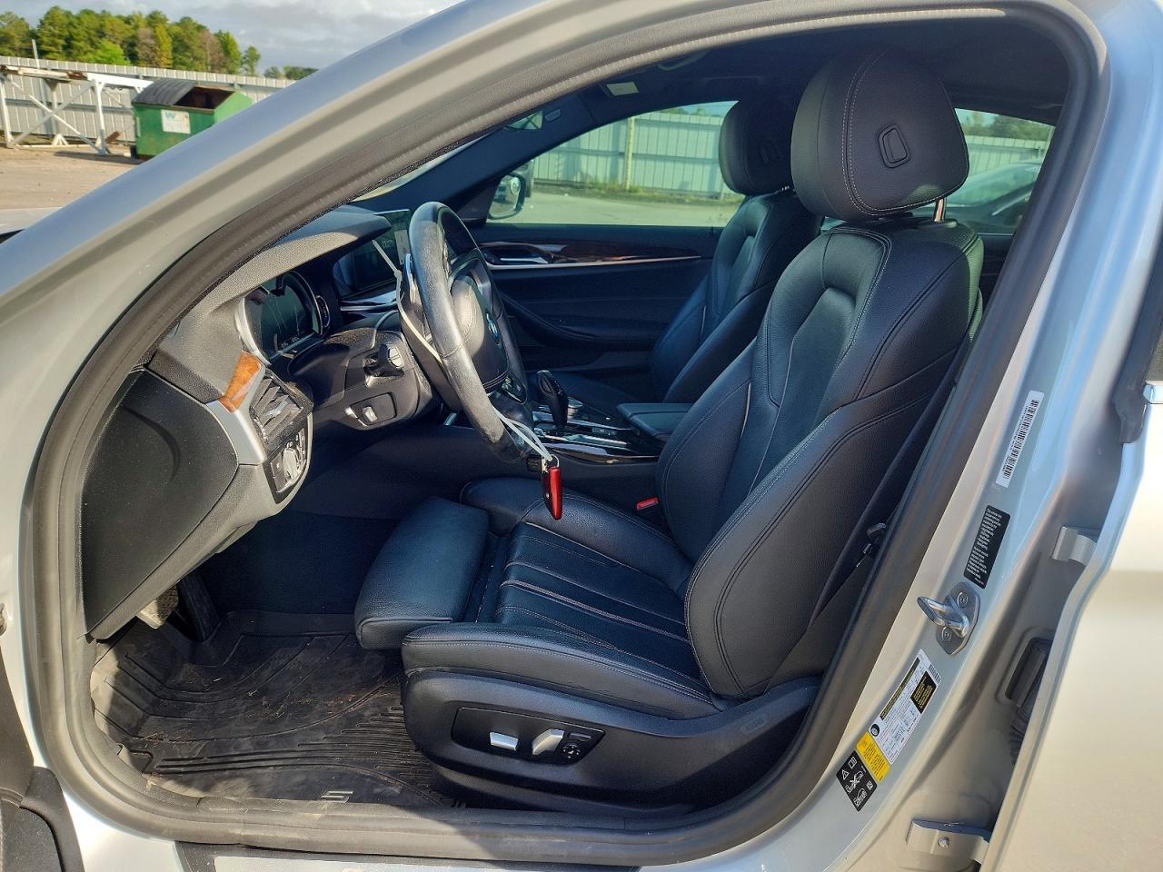 2017 BMW Seria 5 540i - zdjęcie 7