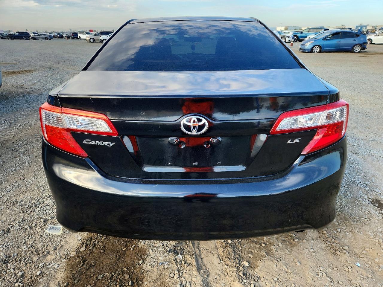 2013 Toyota Camry Le - zdjęcie 6