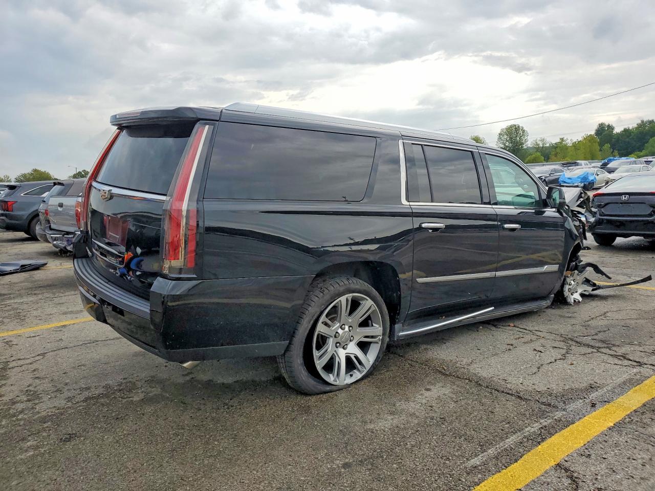 2016 Cadillac Escalade Esv Luxury - zdjęcie 3