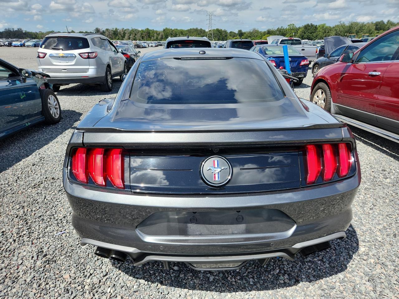 2020 Ford Mustang - zdjęcie 6