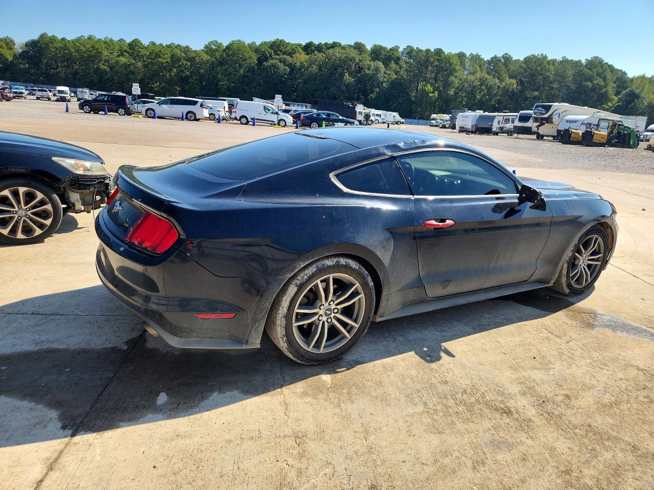 2017 Ford Mustang - zdjęcie 3