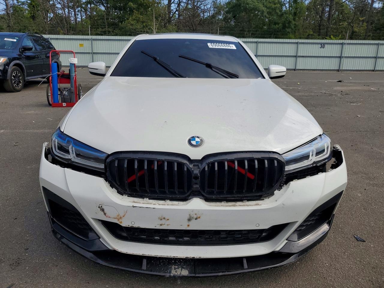 2023 BMW Seria 5 530i - zdjęcie 5