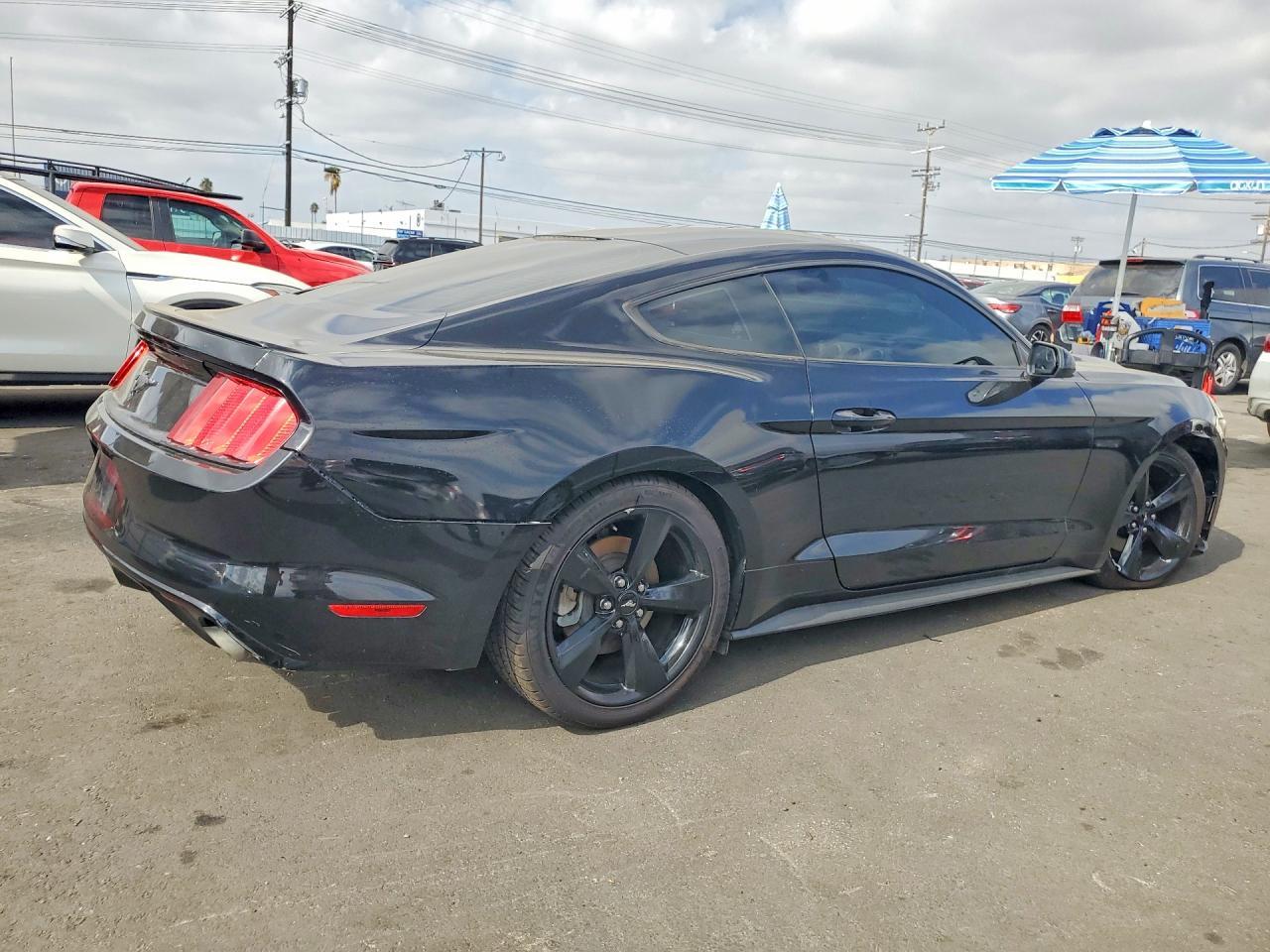 2015 Ford Mustang - zdjęcie 3