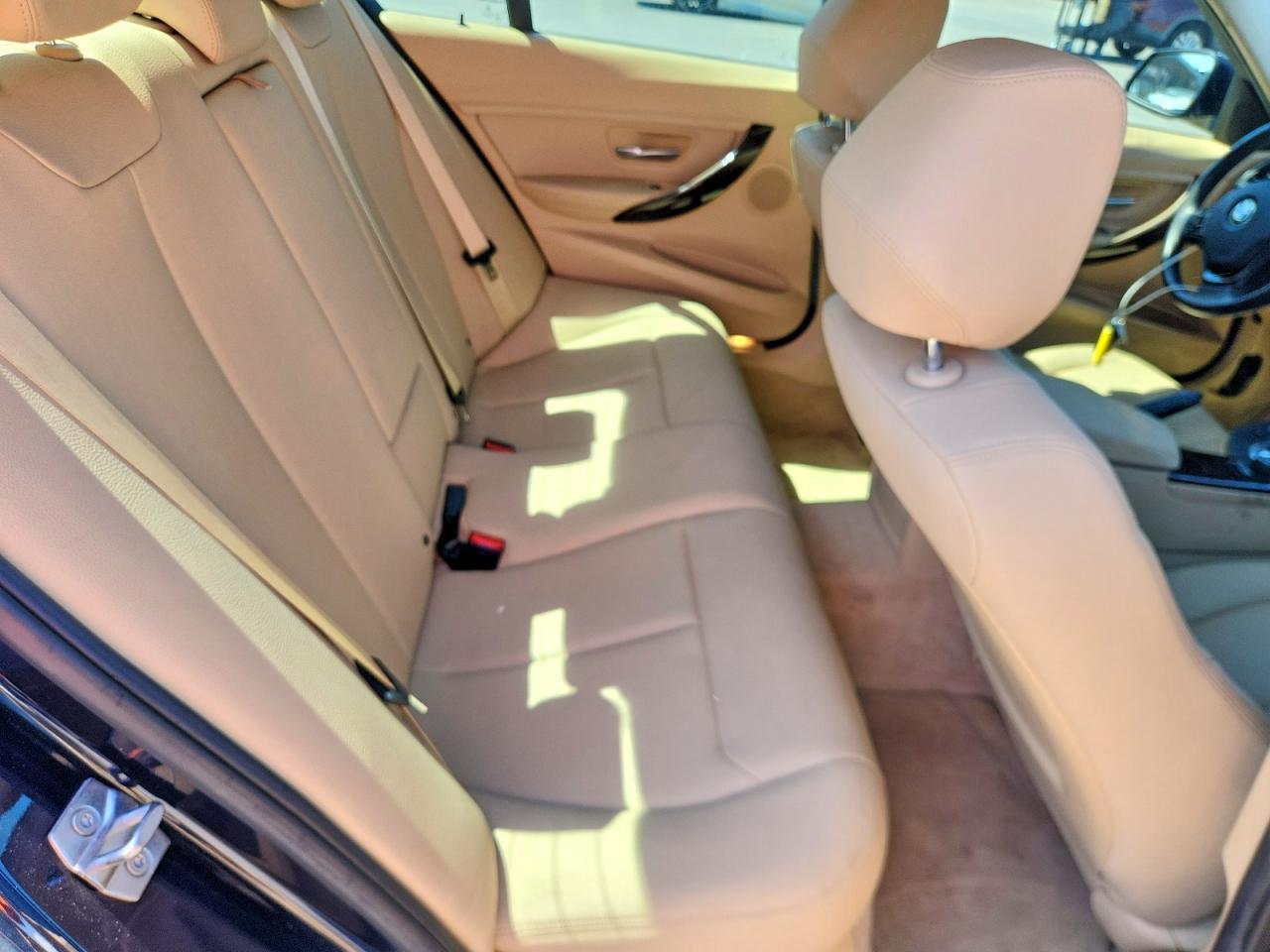 2016 BMW 320 I - zdjęcie 10