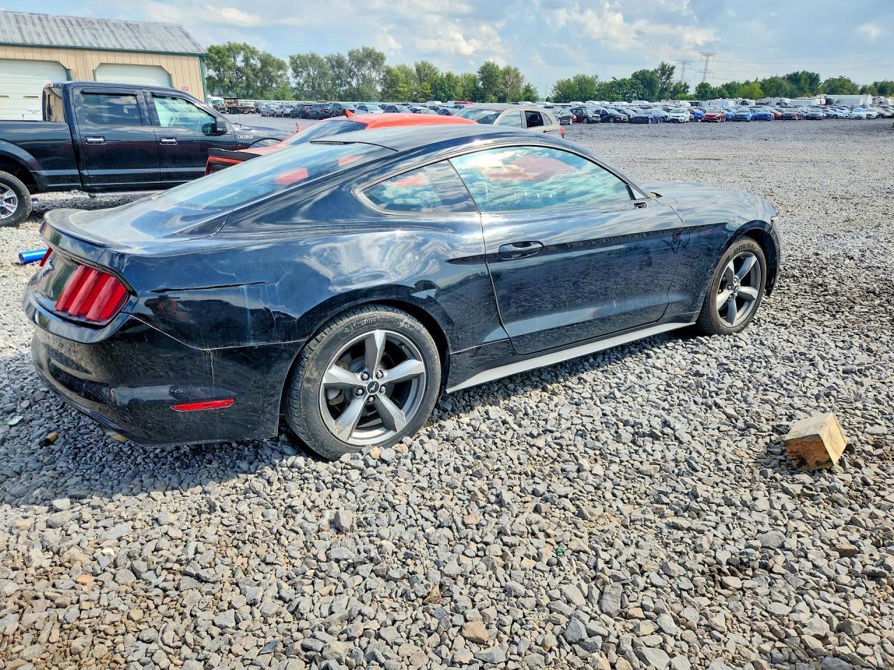 2017 Ford Mustang - zdjęcie 3