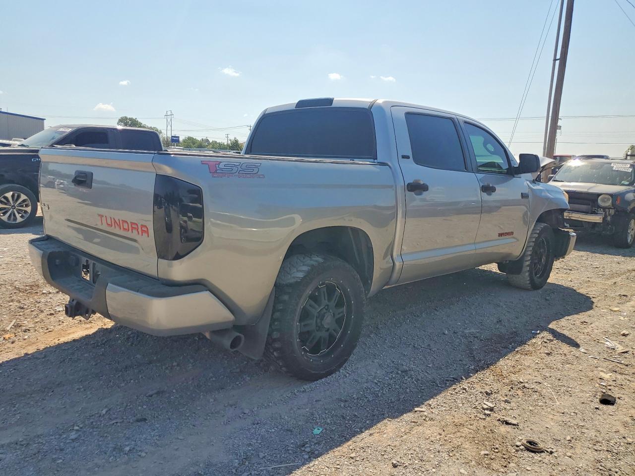 2017 Toyota Tundra Sr5 - zdjęcie 3